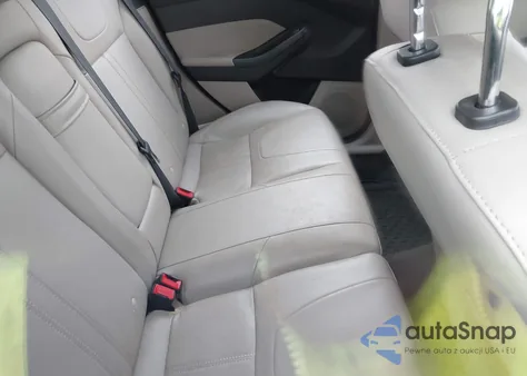 2012 Ford Focus Sel z USA, uszkodzony, nr VIN 1FAHP3M23CL183186